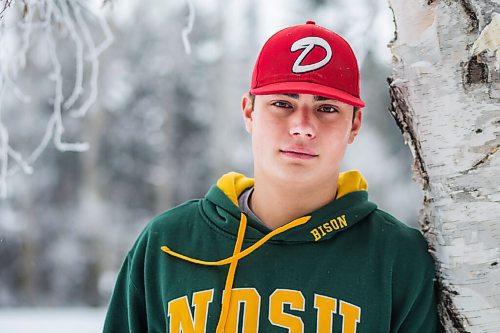 MIKAELA MACKENZIE / WINNIPEG FREE PRESS

Okotoks Baseball Academy and NDSU catcher Bennett Freiter poses for a portrait at home in St. Andrews on Wednesday, Dec. 30, 2020. For Mike Sawatzky story.

Winnipeg Free Press 2020