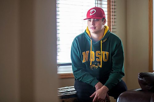 MIKAELA MACKENZIE / WINNIPEG FREE PRESS

Okotoks Baseball Academy and NDSU catcher Bennett Freiter poses for a portrait at home in St. Andrews on Wednesday, Dec. 30, 2020. For Mike Sawatzky story.

Winnipeg Free Press 2020