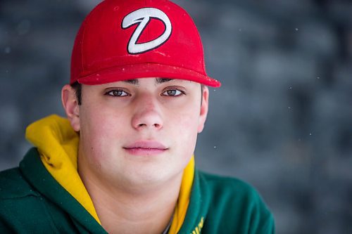 MIKAELA MACKENZIE / WINNIPEG FREE PRESS

Okotoks Baseball Academy and NDSU catcher Bennett Freiter poses for a portrait at home in St. Andrews on Wednesday, Dec. 30, 2020. For Mike Sawatzky story.

Winnipeg Free Press 2020