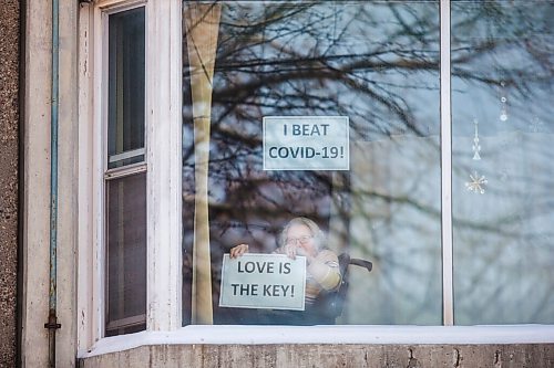 MIKAELA MACKENZIE / WINNIPEG FREE PRESS

Betty Lake, 93, poses for a portrait in her window with a message of hope for the new year at The Convalescent Home of Winnipeg in Winnipeg on Thursday, Dec. 31, 2020. For Kevin Rollason story.

Winnipeg Free Press 2020