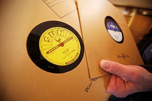 JOHN WOODS / WINNIPEG FREE PRESS
Bill Perlmutter has an extensive 78 record  collection in Winnipeg Thursday, December 31, 2020. 

Reporter: Sanderson