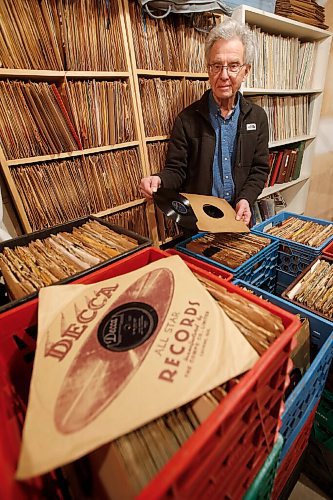 JOHN WOODS / WINNIPEG FREE PRESS
Bill Perlmutter has an extensive 78 record  collection in Winnipeg Thursday, December 31, 2020. 

Reporter: Sanderson