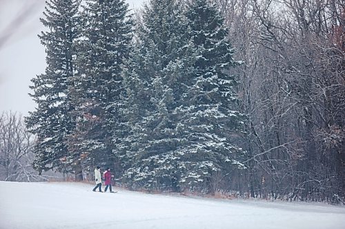 MIKAELA MACKENZIE / WINNIPEG FREE PRESS

Lorraine (left, no last name given) and Michele Rivest go snowshoeing on the first day of the New Year at La Barriere Park on Friday, Jan. 1, 2021. This was Lorraine's first time snowshoeing ever, and Michele's first time in many years. Standup.

Winnipeg Free Press 2020