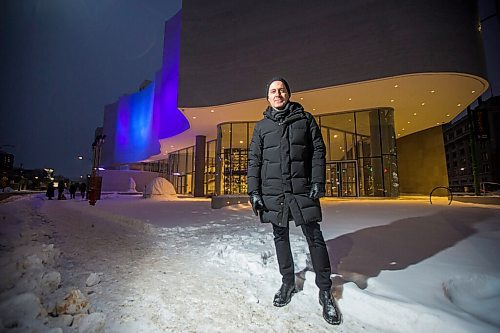 MIKAELA MACKENZIE / WINNIPEG FREE PRESS

WAG director Stephen Borys poses for a portrait in front of the Qaumajuq building, which is lit up with lights the colour of northern lights, on Friday, Jan. 1, 2021. For Kellen story.

Winnipeg Free Press 2020