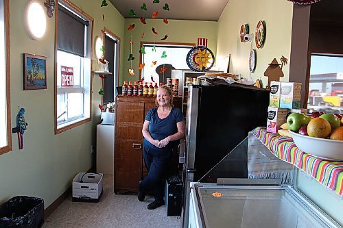 Canstar Community News Jennifer Last stands in her restaurant, Roxy's Diner & Lounge, on Nov. 3. Last said catering was up last December, but she needs to get creative to keep her workers employed. (GABRIELLE PICHÉ/CANSTAR COMMUNITY NEWS/HEADLINER)