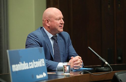 RUTH BONNEVILLE / WINNIPEG FREE PRESS

Local. COVID Update 

CHIEF PROVINCIAL PUBLIC HEALTH OFFICER Dr. Brent Roussin and Chief nursing officer Lanette Siragusa deliver  optimism at COVID update at the Legislative building Monday.


Jan 04,. 2021