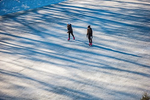 MIKAELA MACKENZIE / WINNIPEG FREE PRESS

Folks skate on the river trail at The Forks in Winnipeg on Monday, Jan. 4, 2021. For Malak story.

Winnipeg Free Press 2020