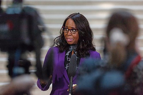 MIKE DEAL / WINNIPEG FREE PRESS
New cabinet minister, Audrey Gordon, Minister of Mental Health, Wellness and Recovery, during her first media scrum after Premier Brian Pallister announced his new cabinet, Tuesday morning.
210105 - Tuesday, January 05, 2021.