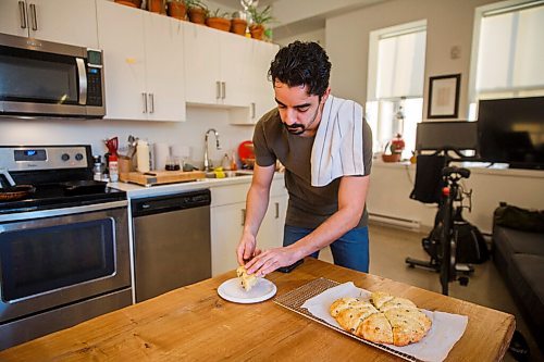 MIKE DEAL / WINNIPEG FREE PRESS
Stephan Azulay is second soloist for the Royal Winnipeg Ballet and an accomplished home cook.
See Eva Wasney story
210106 - Wednesday, January 06, 2021.