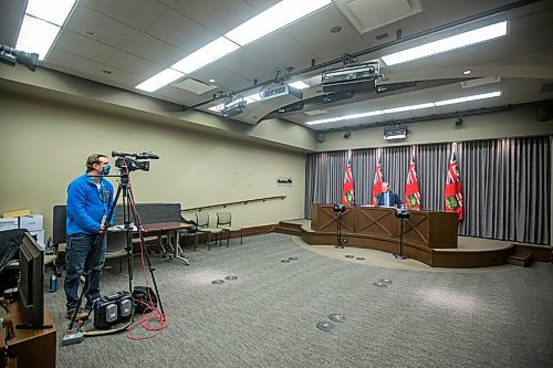 MIKAELA MACKENZIE / WINNIPEG FREE PRESS

Premier Brian Pallister speaks about the vaccine rollout at a press conference at the Manitoba Legislative Building in Winnipeg on Wednesday, Jan. 6, 2021. For Carol/Larry story.

Winnipeg Free Press 2020