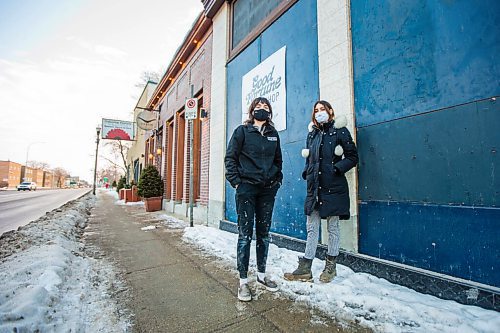 MIKAELA MACKENZIE / WINNIPEG FREE PRESS

Caitlin Bousfield (left) and Sam Rivait, co-owners of Good Fortune Barber Shop, pose for a portrait at the space in Winnipeg on Wednesday, Jan. 6, 2021. For Temur Durrani story.

Winnipeg Free Press 2020