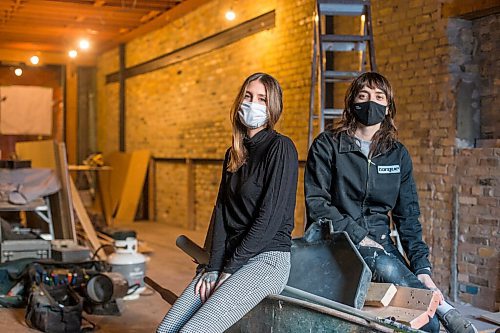 MIKAELA MACKENZIE / WINNIPEG FREE PRESS

Sam Rivait (left) and Caitlin Bousfield, co-owners of Good Fortune Barber Shop, pose for a portrait at the space in Winnipeg on Wednesday, Jan. 6, 2021. For Temur Durrani story.

Winnipeg Free Press 2020