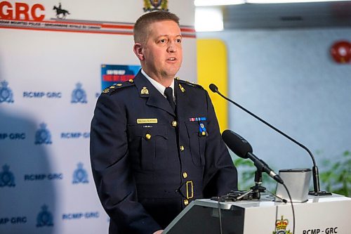 MIKAELA MACKENZIE / WINNIPEG FREE PRESS

Michael Koppang, officer in charge of Major Crime Services for Manitoba RCMP, speaks about an arrest made in the Tamara Benoit homicide case at a press conference at the RCMP "D" Division headquarters in Winnipeg on Thursday, Jan. 7, 2021. For Ryan story.

Winnipeg Free Press 2020