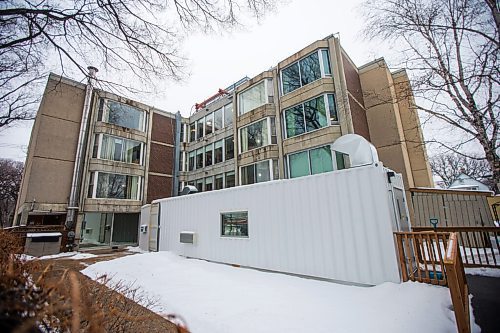 MIKAELA MACKENZIE / WINNIPEG FREE PRESS

A visitor pod behind The Convalescent Home of Winnipeg on Friday, Jan. 8, 2021. For --- story.

Winnipeg Free Press 2020