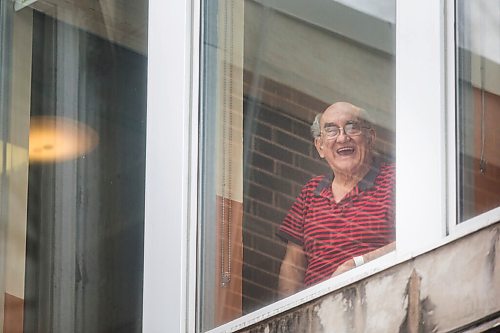 MIKAELA MACKENZIE / WINNIPEG FREE PRESS

Terry Moon poses for a photo at The Convalescent Home of Winnipeg on Friday, Jan. 8, 2021. For Kevin Rollason story.

Winnipeg Free Press 2020