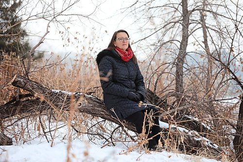 RUTH BONNEVILLE / WINNIPEG FREE PRESS

FAITH - mindful course

Portrait of Human resources professional, Louise Rioux near her home. 

Human resources professional, Louise Rioux is used to thinking about the needs of others  if they were taking time for themselves, eating properly, sleeping enough, getting time away. But after taking mindful course she now does the same for herself.

Description:The Catholic Compassion Network is offering a six-week Mindful Self-Compassion workshop for healthcare workers starting on Jan. 15. It will combine the skills of mindfulness and self-compassion, providing a powerful tool for emotional resilience and help to decrease depression, Stress, and burnout. 


Jan 08,. 2021