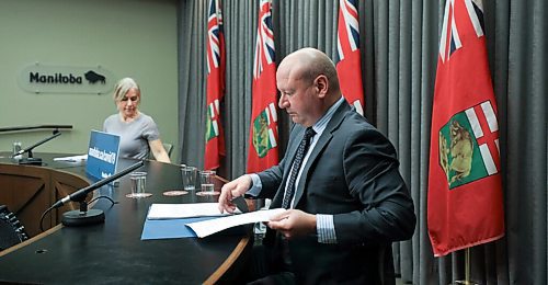 RUTH BONNEVILLE / WINNIPEG FREE PRESS

Local - COVID update 

Dr. Roussin, Chief Provincial Public Health Officer and Lanette Siragusa, Chief Nursing Officer, provide update to the media regarding COVID in Manitoba at the Legislative Building Monday.

Rates have dropped significantly from their peaks.  


Jan 11,. 2021