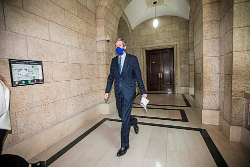 MIKAELA MACKENZIE / WINNIPEG FREE PRESS

Premier Brian Pallister walks in to announce new business supports at a press conference at the Manitoba Legislative Building in Winnipeg on Tuesday, Jan. 12, 2021. For Larry story.

Winnipeg Free Press 2020