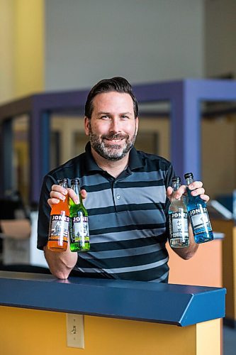 MIKAELA MACKENZIE / WINNIPEG FREE PRESS

Glen Zelinsky poses for a portrait with bottles of Jones Soda with his photos on the labels at his office in Winnipeg on Tuesday, Jan. 12, 2021. For Doug story.

Winnipeg Free Press 2020