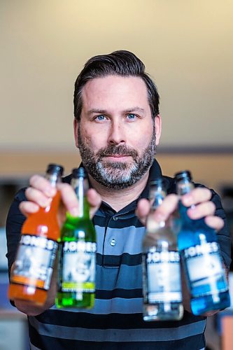 MIKAELA MACKENZIE / WINNIPEG FREE PRESS

Glen Zelinsky poses for a portrait with bottles of Jones Soda with his photos on the labels at his office in Winnipeg on Tuesday, Jan. 12, 2021. For Doug story.

Winnipeg Free Press 2020