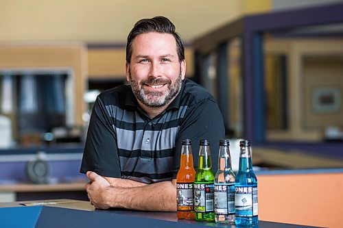 MIKAELA MACKENZIE / WINNIPEG FREE PRESS

Glen Zelinsky poses for a portrait with bottles of Jones Soda with his photos on the labels at his office in Winnipeg on Tuesday, Jan. 12, 2021. For Doug story.

Winnipeg Free Press 2020