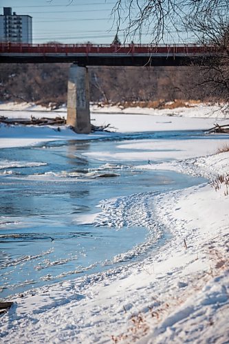 MIKAELA MACKENZIE / WINNIPEG FREE PRESS

A footpath peters out into open water on the Assiniboine River underneath the Omand's Creek pedestrian bridge in Winnipeg on Tuesday, Jan. 12, 2021. For Ryan story.

Winnipeg Free Press 2020
