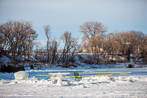 MIKAELA MACKENZIE / WINNIPEG FREE PRESS

An area used for harvesting ice blocks is taped off on the Assiniboine River just west of the St. James Bridge in Winnipeg on Tuesday, Jan. 12, 2021. 
Winnipeg Free Press 2021