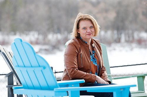 JOHN WOODS / WINNIPEG FREE PRESS
Julie Rempel, VP of Marketing and Partnerships for Vexxit, is photographed at her home on the bank of the Red River in Winnipeg Wednesday, January 13, 2021. Vexxit, a digital professional service matchmaker which has added digital meet-up functions, like podcasts and webinars to help its clients find the people who need their specific service, was started up a couple of months before the March pandemic shutdown. Rempel says the pandemic has helped kick start their business.

Reporter: Cash