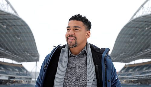 RUTH BONNEVILLE / WINNIPEG FREE PRESS

Sports - Andrew Harris

Andrew Harris smiles as he leaves IG Field after signing with the Winnipeg Blue Bombers for one year extension Friday. 


Jan 15,. 2021