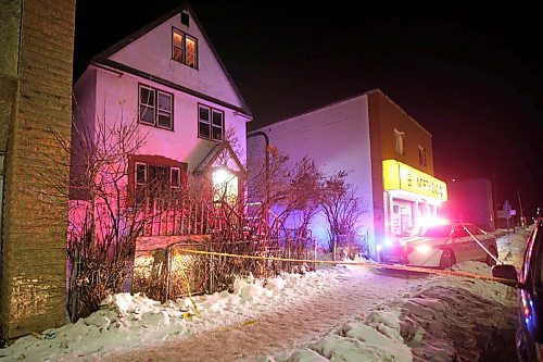 JOHN WOODS / WINNIPEG FREE PRESS
Police attend a shooting on Selkirk at Robinson in Winnipeg Monday, January 18, 2021. 

Reporter: Bell