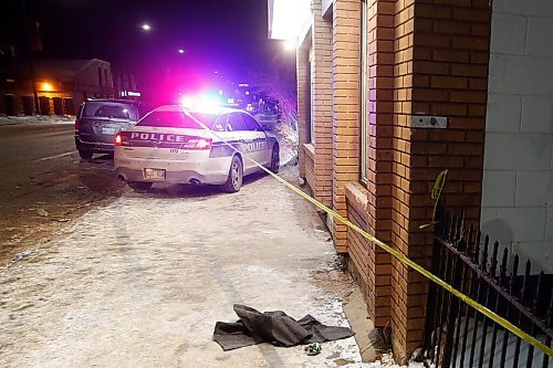 JOHN WOODS / WINNIPEG FREE PRESS
Police attend a shooting on Selkirk at Robinson in Winnipeg Monday, January 18, 2021. 

Reporter: Bell