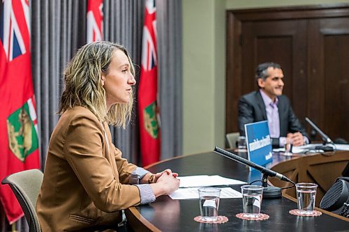 MIKAELA MACKENZIE / WINNIPEG FREE PRESS

Dr. Joss Reimer, a member of Manitoba's COVID-19 vaccine committee (front), and Dr. Jazz Atwal, acting deputy chief public health officer, provide a COVID-19 update at the Manitoba Legislative Building in Winnipeg on Wednesday, Jan. 20, 2021.  For --- story.

Winnipeg Free Press 2021