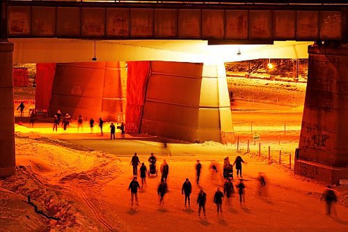 JOHN WOODS / WINNIPEG FREE PRESS
People were out skating on the Forks trails in Winnipeg Wednesday, January 20, 2021. 

Reporter: photo page