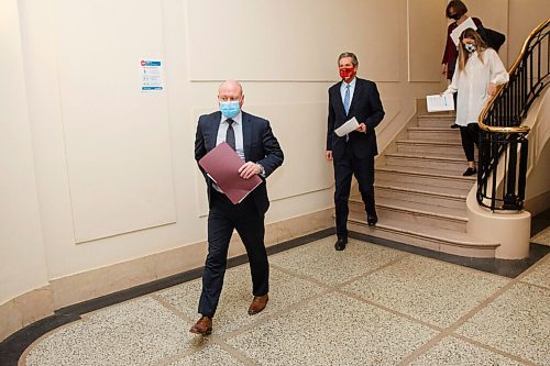 MIKE DEAL / WINNIPEG FREE PRESS
Manitoba Premier Brian Pallister and Dr. Brent Roussin, chief provincial public health officer during the COVID update at the Manitoba Legislative building Thursday afternoon.
210121 - Thursday, January 21, 2021.