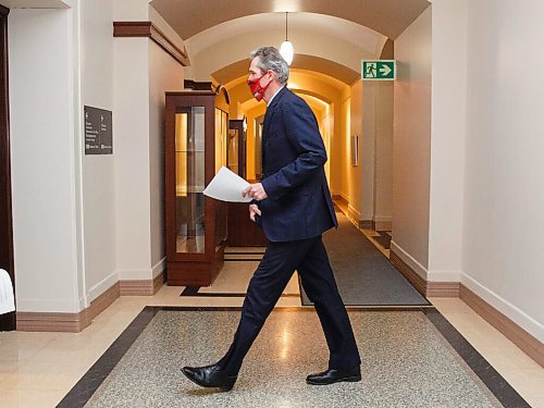 MIKE DEAL / WINNIPEG FREE PRESS
Manitoba Premier Brian Pallister and Dr. Brent Roussin, chief provincial public health officer during the COVID update at the Manitoba Legislative building Thursday afternoon.
210121 - Thursday, January 21, 2021.