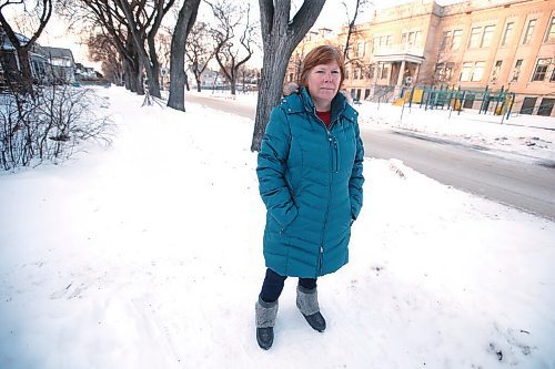 JOHN WOODS / WINNIPEG FREE PRESS
Leanne Hanuschuck reacts to Manitobas relaxing of COVID-19 restrictions in Winnipeg Thursday, January 21, 2021. Hanuschuck is looking forward to bringing her mum to visit her granddaughter.

Reporter: Abas