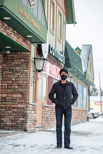 MIKAELA MACKENZIE / WINNIPEG FREE PRESS

Jon Singh, owner of the Green Brier Inn, poses for a portrait at the business in Winnipeg on Friday, Jan. 22, 2021. For Kevin story.

Winnipeg Free Press 2021