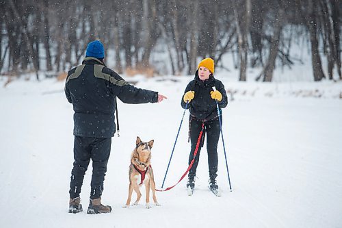 Mike Sudoma / Winnipeg Free Press
Winnipeg Free Press Reporter, Eva Wasney and her pup Quinn, get instructions from Lorne Volk, co-ordinator of Snowmotion Skijoring Club on the sport of skijoring in La Barrier Park Saturday morning.
January 23, 2021