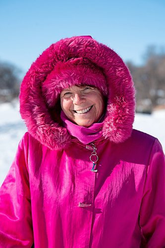 MIKE SUDOMA / WINNIPEG FREE PRESS
Loreen Buss smiles as she walks down the Assiniboine river trail in a very bright snow suit Sunday afternoon
January 24, 2021