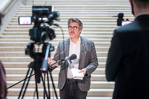 MIKAELA MACKENZIE / WINNIPEG FREE PRESS

Liberal leader Dougald Lamont speaks to the media at the Manitoba Legislative Building in Winnipeg on Monday, Jan. 25, 2021. For Larry story.

Winnipeg Free Press 2021