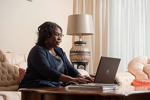 Mike Sudoma / Winnipeg Free Press
Titi Tijani answers emails in the comfort of her home Tuesday morning.
January 27, 2021