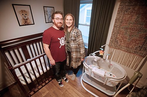 JOHN WOODS / WINNIPEG FREE PRESS
Rory and Lisa McDonald are photographed at their home in Winnipeg Wednesday, January 27, 2021. The MacDonalds are expecting their baby by surrogate during the pandemic.

Reporter: Jen