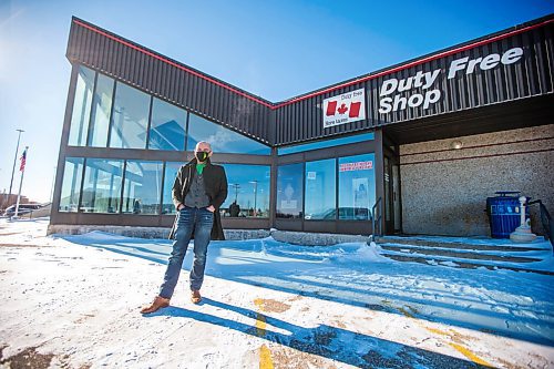 MIKAELA MACKENZIE / WINNIPEG FREE PRESS

Simon Resch, owner of the duty free shop, poses for a portrait at the store at the border in Emerson, Manitoba on Wednesday, Jan. 27, 2021. For JS story.

Winnipeg Free Press 2021