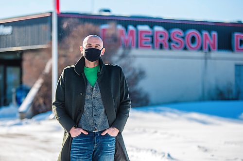 MIKAELA MACKENZIE / WINNIPEG FREE PRESS

Simon Resch, owner of the duty free shop, poses for a portrait at the store at the border in Emerson, Manitoba on Wednesday, Jan. 27, 2021. For JS story.

Winnipeg Free Press 2021