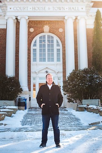 MIKAELA MACKENZIE / WINNIPEG FREE PRESS

Reeve David Carlson poses for a portrait at the courthouse in Emerson, Manitoba on Wednesday, Jan. 27, 2021. For JS story.

Winnipeg Free Press 2021