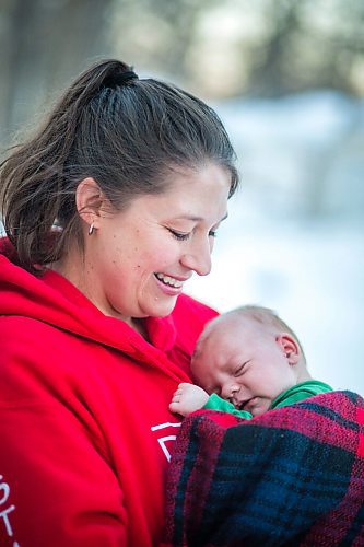 MIKAELA MACKENZIE / WINNIPEG FREE PRESS

Katie German and her one-month-old baby, Jasper Wiess, pose for a portrait in Winnipeg on Thursday, Jan. 28, 2021. For Jen Zoratti story.

Winnipeg Free Press 2021