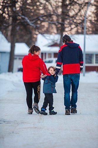 MIKAELA MACKENZIE / WINNIPEG FREE PRESS

Katie German (left), Felix Wiess (five), and Travis Wiess pose for a portrait with one-month-old Jasper Wiess, the new pandemic addition to the family, in Winnipeg on Thursday, Jan. 28, 2021. For Jen Zoratti story.

Winnipeg Free Press 2021