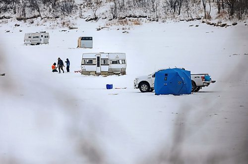 RUTH BONNEVILLE / WINNIPEG FREE PRESS 

Local - Ice Fishing at Lockport

People ice fish on the Red River Monday. 


Feb 01, 2021