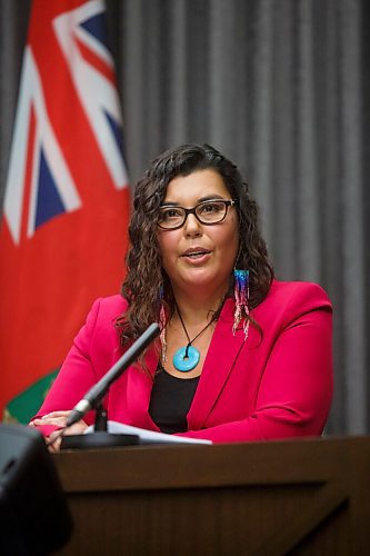 MIKE DEAL / WINNIPEG FREE PRESS
Dr. Marcia Anderson, vice dean, Indigenous Health and public health lead for the Manitoba First Nation Pandemic Response and Co-ordination Team during an announcement of the vaccination plans that have been made to protect First Nations people from across the province from COVID-19.
210201 - Monday, February 01, 2021.