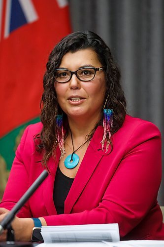 MIKE DEAL / WINNIPEG FREE PRESS
Dr. Marcia Anderson, vice dean, Indigenous Health and public health lead for the Manitoba First Nation Pandemic Response and Co-ordination Team during an announcement of the vaccination plans that have been made to protect First Nations people from across the province from COVID-19.
210201 - Monday, February 01, 2021.